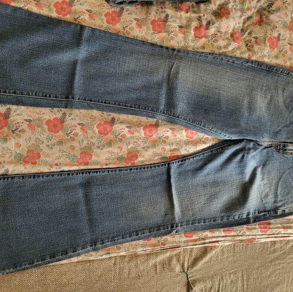 Lot of women's size 10 denim. - Picture 7 of 14